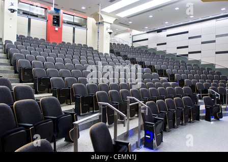 Il recentemente rinnovato aula magna 10-250 del Massachusetts Institute of Technology campus in Cambridge, MA come si è visto su 9/17/08 Foto Stock