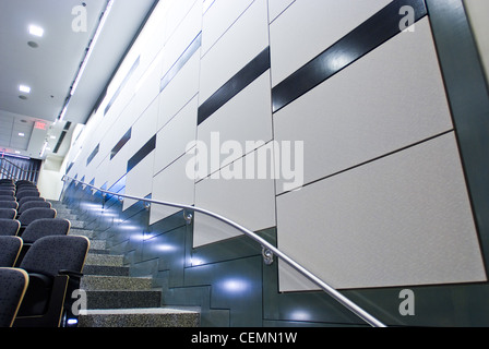 Il recentemente rinnovato aula magna 10-250 del Massachusetts Institute of Technology campus in Cambridge, MA come si è visto su 9/17/08 Foto Stock