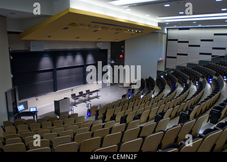 Il recentemente rinnovato aula magna 10-250 del Massachusetts Institute of Technology campus in Cambridge, MA come si è visto su 9/17/08 Foto Stock