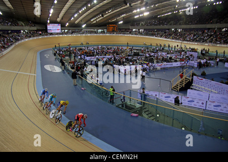 L'UCI ciclismo su pista World Cup Velodrome. Parte di Londra si prepara la serie di eventi di prova per le Olimpiadi del 2012. Foto Stock