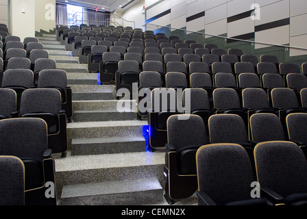 Il recentemente rinnovato aula magna 10-250 del Massachusetts Institute of Technology campus in Cambridge, MA come si è visto su 9/17/08 Foto Stock