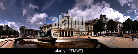 Vista panoramica sulla città delle fontane Victoria Square di Birmingham, il fiume - Flozie in the Jacuzzi, West Midlands, Inghilterra, Regno Unito, B2 4DU Foto Stock