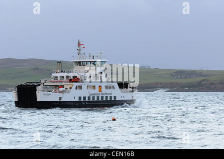 Il traghetto Cumbrae lasciando da Largs in Scozia, Regno Unito Foto Stock