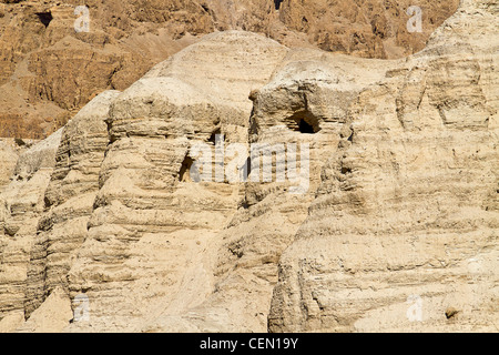 Grotte nel deserto israeliano Jersualem esterno dove i rotoli del mar morto sono stati trovati. Foto Stock