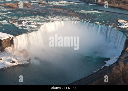 Il ferro di cavallo cade in Niagara Falls presa da sopra sul lato Canadese. Foto Stock