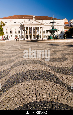 Teatro Nacional a Praça de Dom Pedro IV (Rossio). Lisbona, Portogallo. Foto Stock