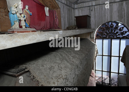 A Lisbona il più grande cimitero, Cemiterio dos Prazeres (cimitero di piaceri). Foto Stock