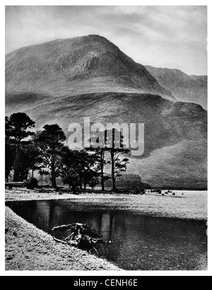 Testa del lago Buttermere Cumbria Inghilterra Lake District inglese North West UK Fleetwith Pike Foto Stock