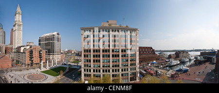 Edifici in una città, Custom House Torre, Rose Kennedy Greenway, Boston, Massachusetts, STATI UNITI D'AMERICA Foto Stock