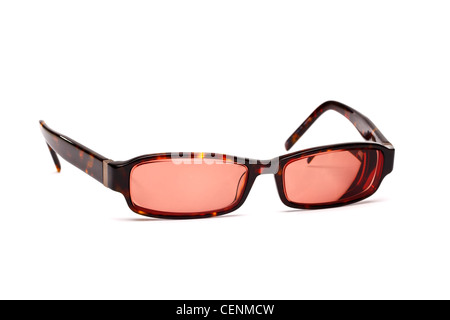 Occhiali da sole ritagliata su sfondo bianco Foto Stock