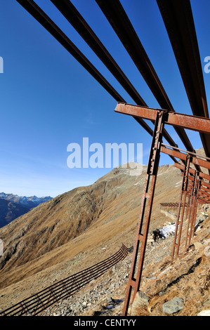 Protezione di valanghe, Munt Baselgia, Zernez, Engadina Bassa fino, Engadina, Grigioni, Svizzera Foto Stock