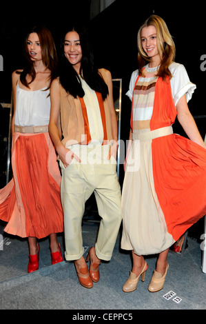 Chloe Backstage Paris pronto a indossare Primavera Estate 2012 Foto Stock