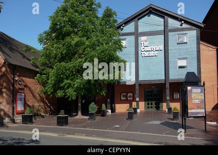 Il Courtyard Theatre, l'RSC (Royal Shakespeare Company) teatro nuovo, aperto nel 2006 per consentire alla società di continuare perfor Foto Stock