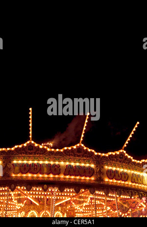 Giostra di notte. La giostra di parola proviene dalla garosello italiano con il significato di "piccola guerra', utilizzato dai crociati per descrivere un Foto Stock