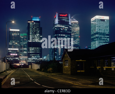 Docklands skyline ufficio blocchi di notte da Greenwich. Foto Stock