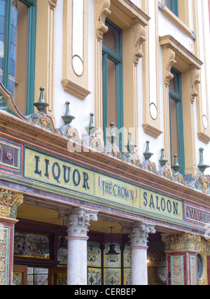 Il Crown Bar su Great Victoria Street a Belfast Irlanda del Nord Foto Stock