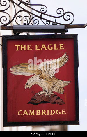 La Eagle pub accedi Benet Street. Foto Stock