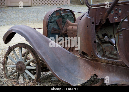 Rusty classic car a Chena Hot Springs, Alaska, STATI UNITI D'AMERICA Foto Stock