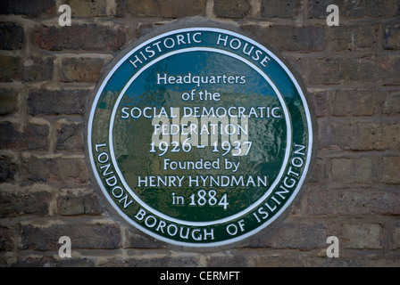 London Borough of islington lapide segna il 1926 al 1937 sede del sociale federazione democratica, Londra, Inghilterra Foto Stock