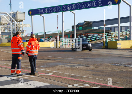 Dover Harbour e cross channel ferry Regno Unito Foto Stock