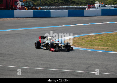 Romain Grosjean guida Lotus Renault F1 auto racing pista durante i test di Jerez al circuito automobilistico Andalusia Spagna Foto Stock