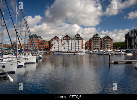 Yacht e barche ormeggiate a Ipswich Haven Marina in Suffolk. Foto Stock