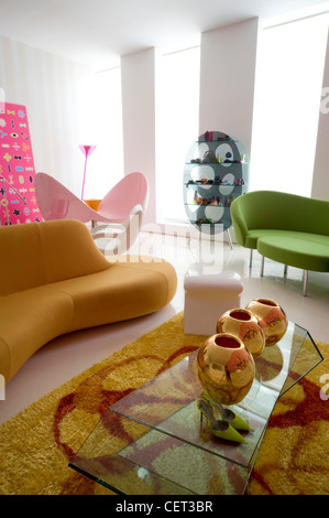 Casa dei designer di mobili, Karim Rashid, in New York Questo moderno appartamento loft a Chelsea, Manhattan è un piano aperto e Foto Stock