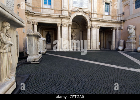 Cortile del Palazzo dei Conservatori, Roma, Lazio, Italia Foto Stock