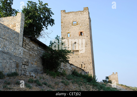 L'Ucraina. Repubblica autonoma di Crimea. Teodosia. Fortezza genovese. Il XIV secolo. Torre. Foto Stock