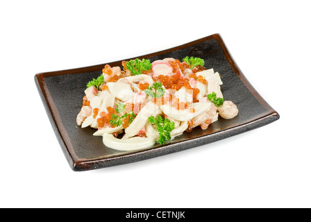 Insalata di mare ar piastrate isolato su uno sfondo bianco Foto Stock