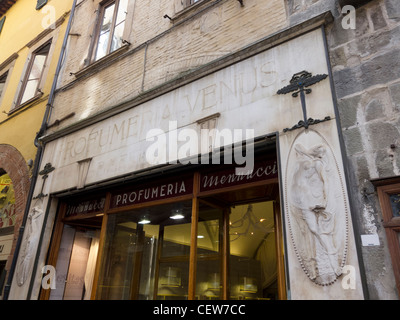 Profumo negozio di fronte a Lucca , Toscana, Italia. Foto Stock