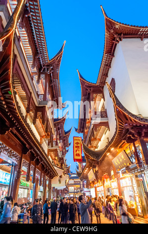 Il Giardino Yu Yuan Bazaar nella Città Vecchia, Shanghai, Cina Foto Stock