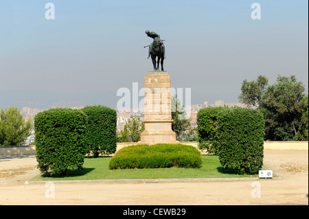 Statua affacciato sulla città di Barcellona Spagna Europa Catalogna Foto Stock