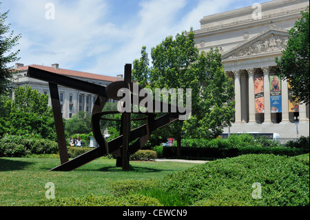 Aurora di Mark di Suvero nel Smithsonian Sculpture Garden sul Mall di Washington DC USA Foto Stock