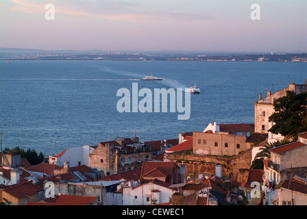 Barrio de Alfama, Lisbona, Portogallo Foto Stock