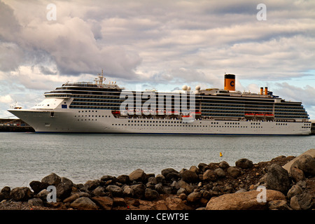 Madeira Portogallo nave nel porto di Funchal Foto Stock