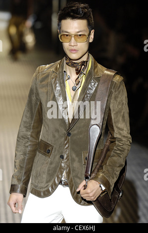 Collezione abbigliamento uomo gucci: prezzi, sconti | Drezzy