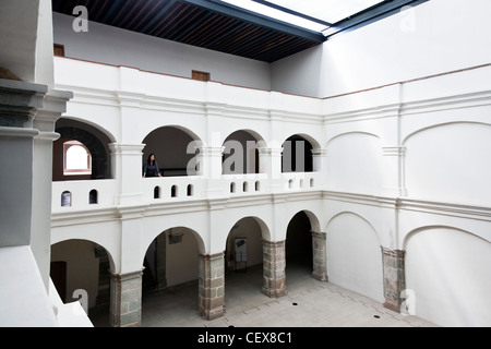 Cortile interno del Centro Culturale San Pablo ex monastero ristrutturato per l'uso come museo & Centro Culturale Messico Oaxaca Foto Stock