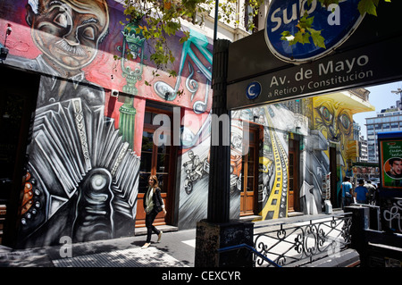 Avenida de Mayo, Graffiti, la stazione della metropolitana di Buenos Aires, Argentina Foto Stock