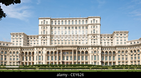 La parte centrale del parlamento rumeno, il più grande edificio in Europa Foto Stock