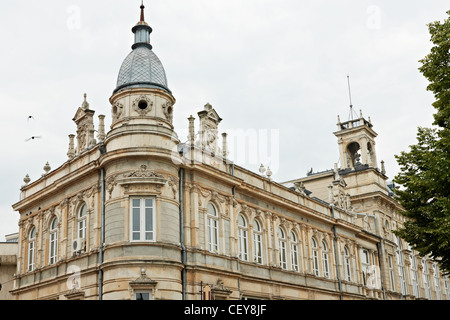 Vecchio edificio dal periodo di rinascita nella città di Rousse, in Bulgaria Foto Stock