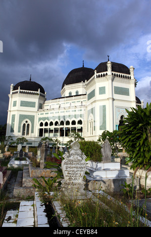 Mesjid Raya moschea di Medan. Medan, nel nord di Sumatra, Sumatra, Indonesia, Asia sudorientale, Asia Foto Stock