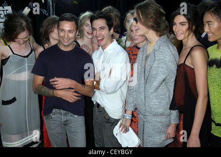 Proenza Schouler Backstage New York pronto a indossare la molla Foto Stock