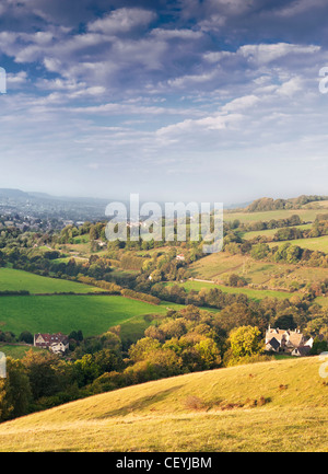 Vista della Valle Slad, Stroud, dalla collina di rondoni Riserva Naturale Foto Stock