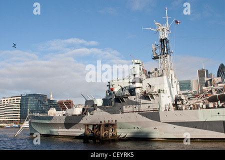 HMS Belfast ormeggiato sul fiume Tamigi, Londra. Foto Stock
