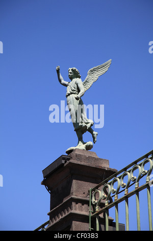 Angelo statua, Cattedrale, Puebla, centro storico, stato di Puebla, Messico Foto Stock