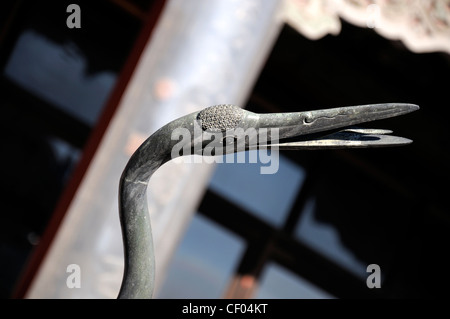 Statua di bronzo a collo lungo gru città proibita beiing cina Foto Stock