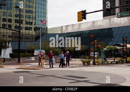 Downtown Orlando,Florida,il quartiere finanziario,quartiere storico,area storica,corsia degli autobus,fermate degli autobus per il centro cittadino di Orlando Foto Stock