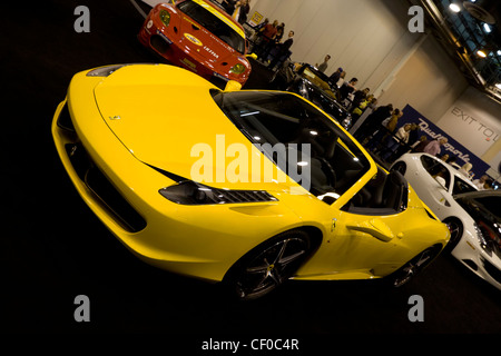 HOUSTON - Gennaio 2012: la Ferrari 458 Spider auto sportiva a Houston International Auto Show. Foto Stock