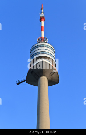 Donauturm (Torre del Danubio), Vienna, Austria Foto Stock